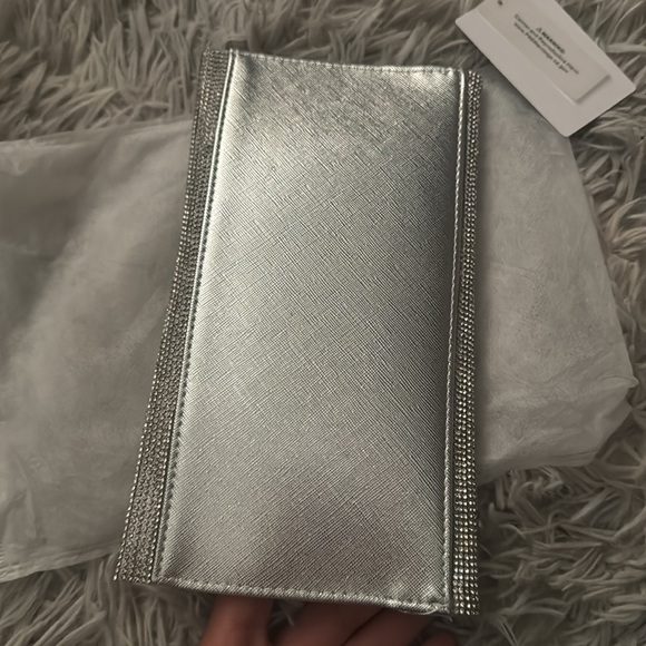 Silver Rhinestone clutch with removable silver chain snap closure - Picture 8 of 15